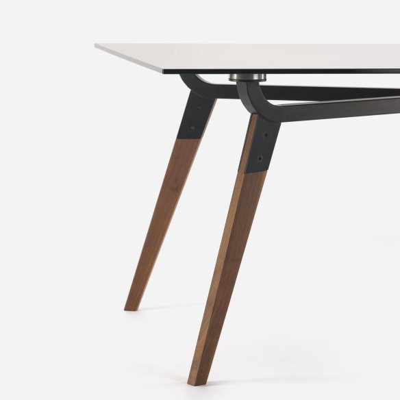 TABLE_21 NOYER VERRE FUMÉ